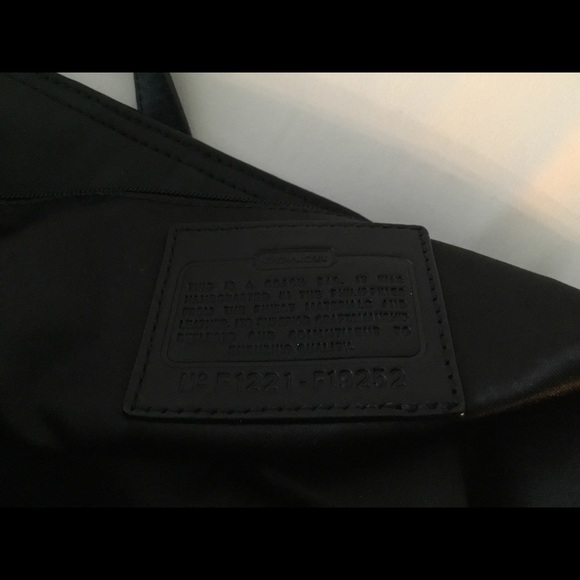 Coach F19253 Black Tote - Picture 5 of 6